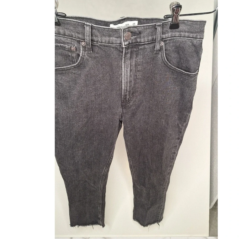 Abercrombie & Fitch The Skinny High Rise Jeans Washed Black Raw Hem 26 2s Womens